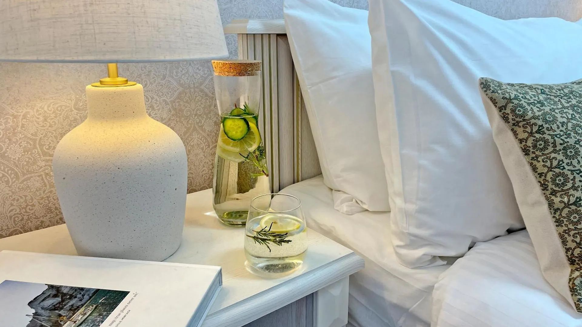 The Encino - Luxury Seaside Suite Larnaca 0*,  Kıbrıs