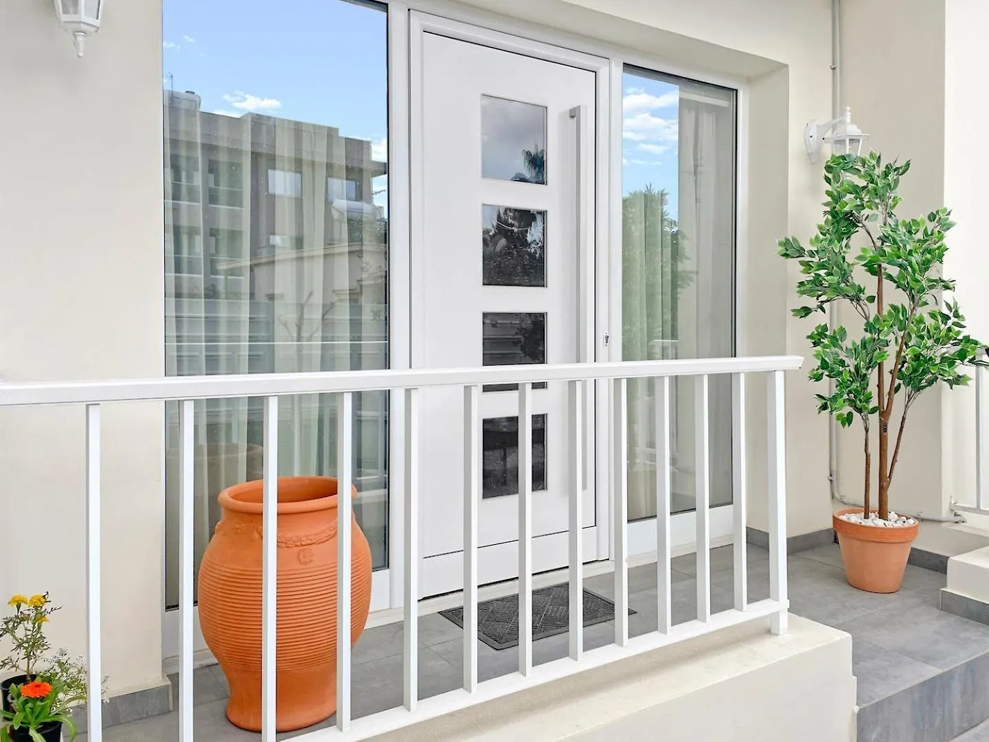 Apartment The Encino - Luxury Seaside Suite Larnaca